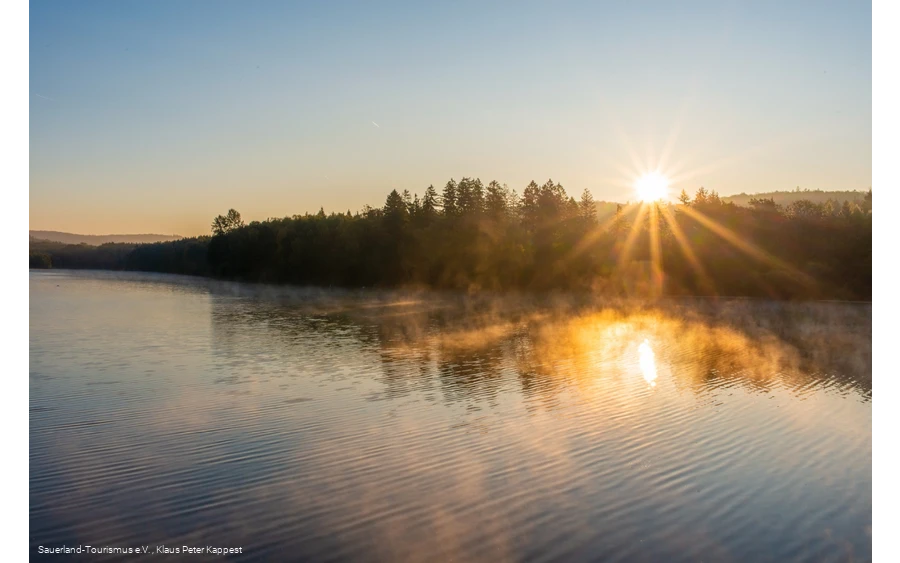 Morgennebel über dem Möhnesee