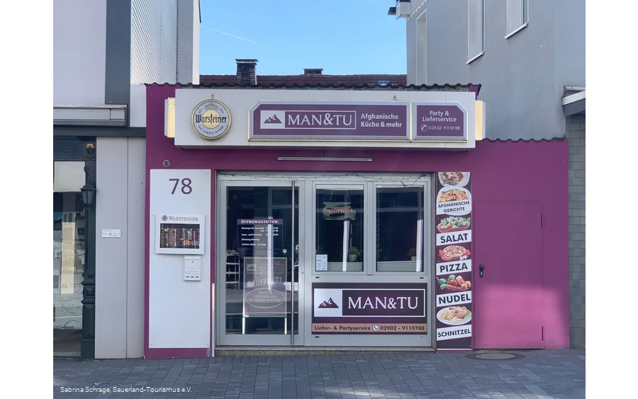 MAN&TU, Warstein