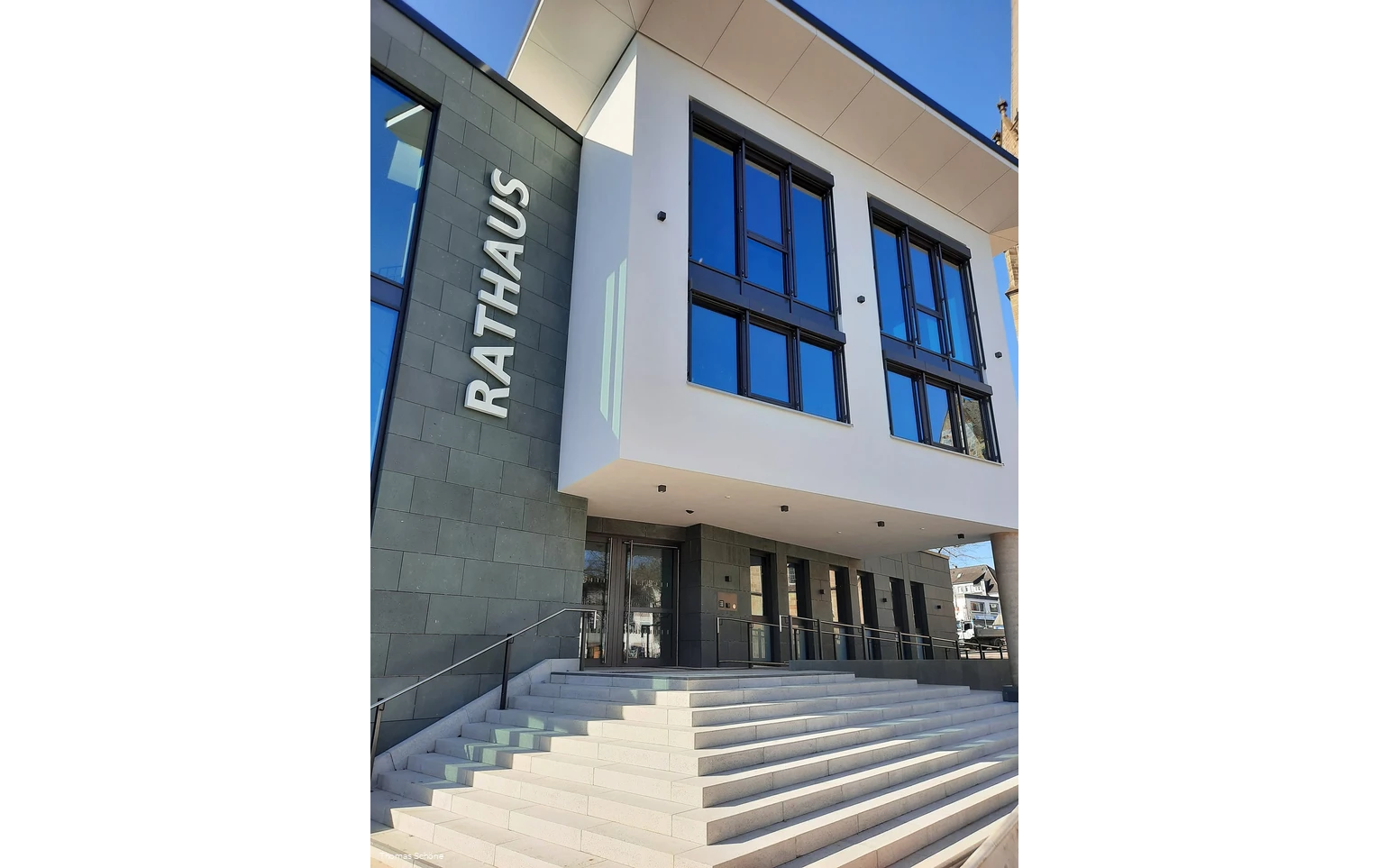 Rathauseingang (Thomas Schöne).jpg