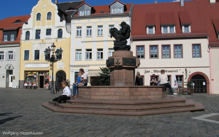Marktplatz Wurzen mit Ringelnatzbrunnen