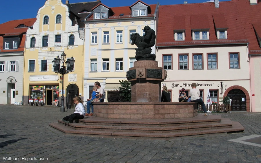 Marktplatz Wurzen mit Ringelnatzbrunnen