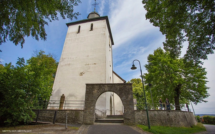 Ansicht mit Tor