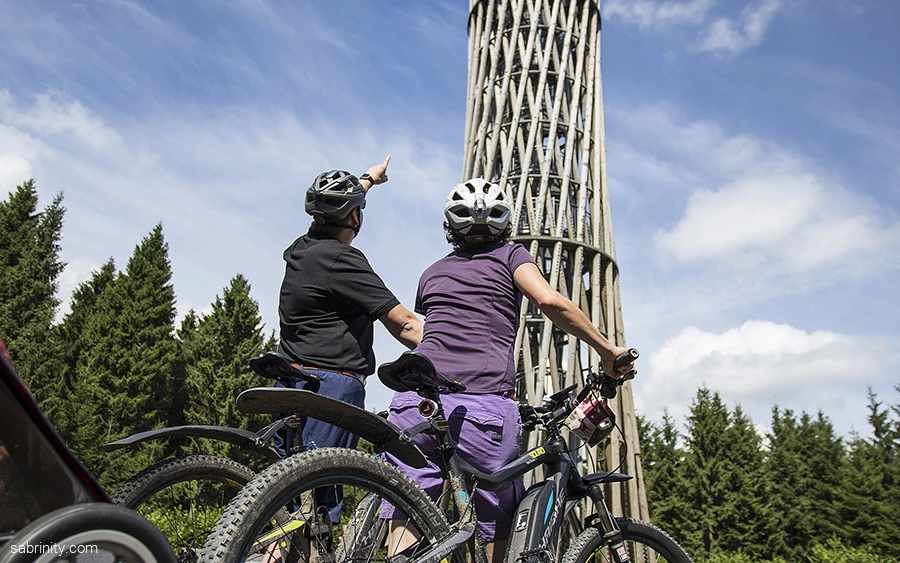 Mountainbiken am Lörmecketurm